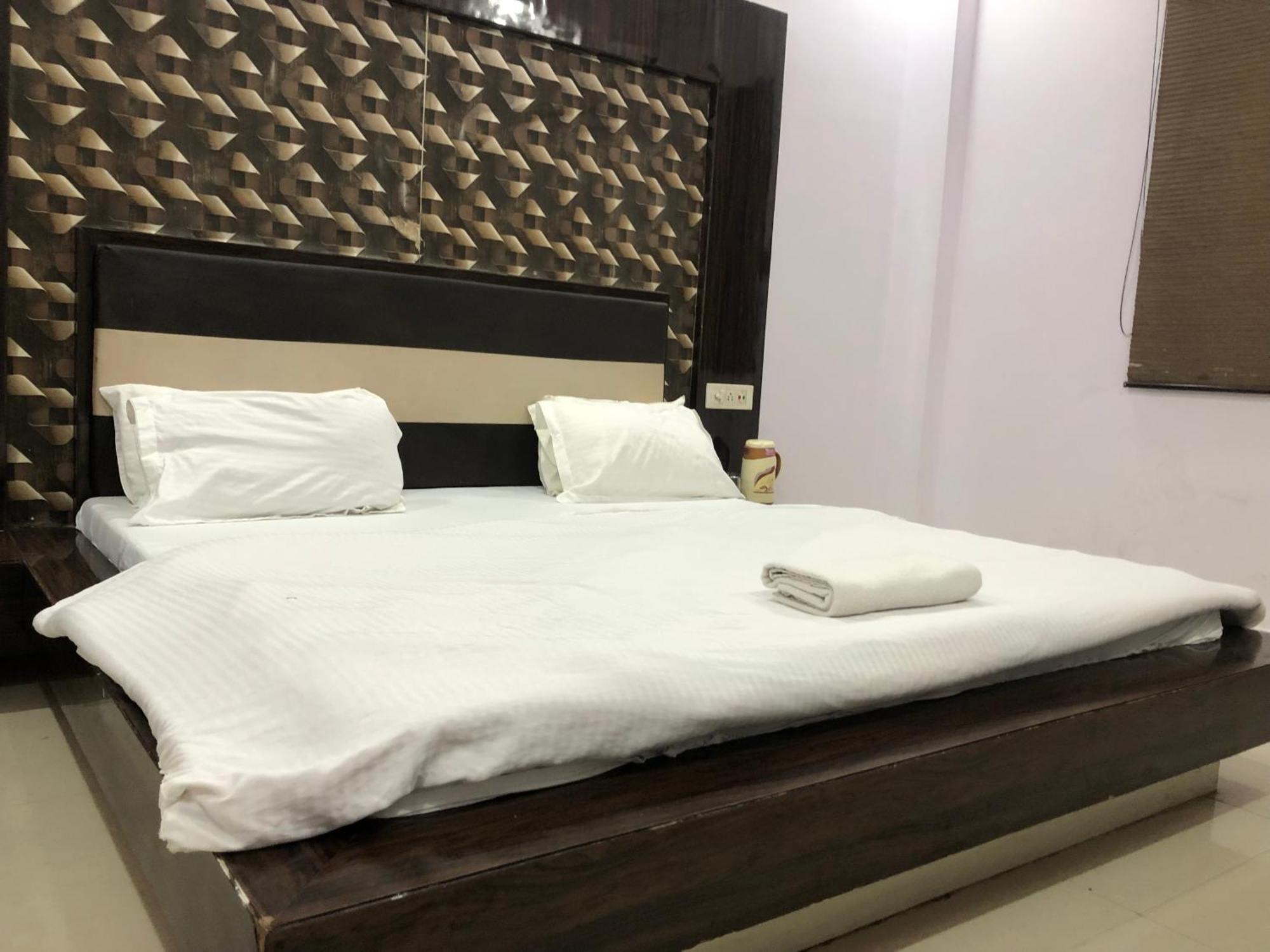 Kn Plaza Hotel 3*